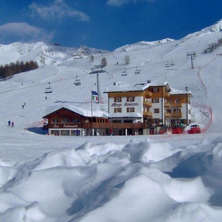 Albergo Bucaneve กัมโปโดลชิโน ภายนอก รูปภาพ