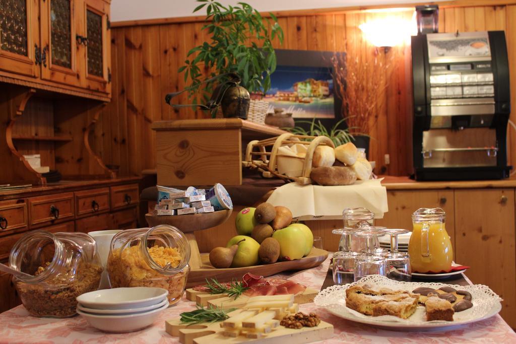 Albergo Bucaneve กัมโปโดลชิโน ภายนอก รูปภาพ